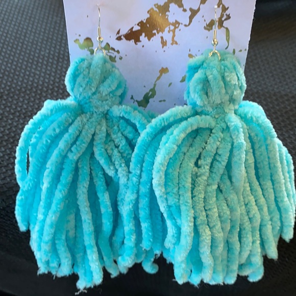 Earrings - Picture 1 of 2